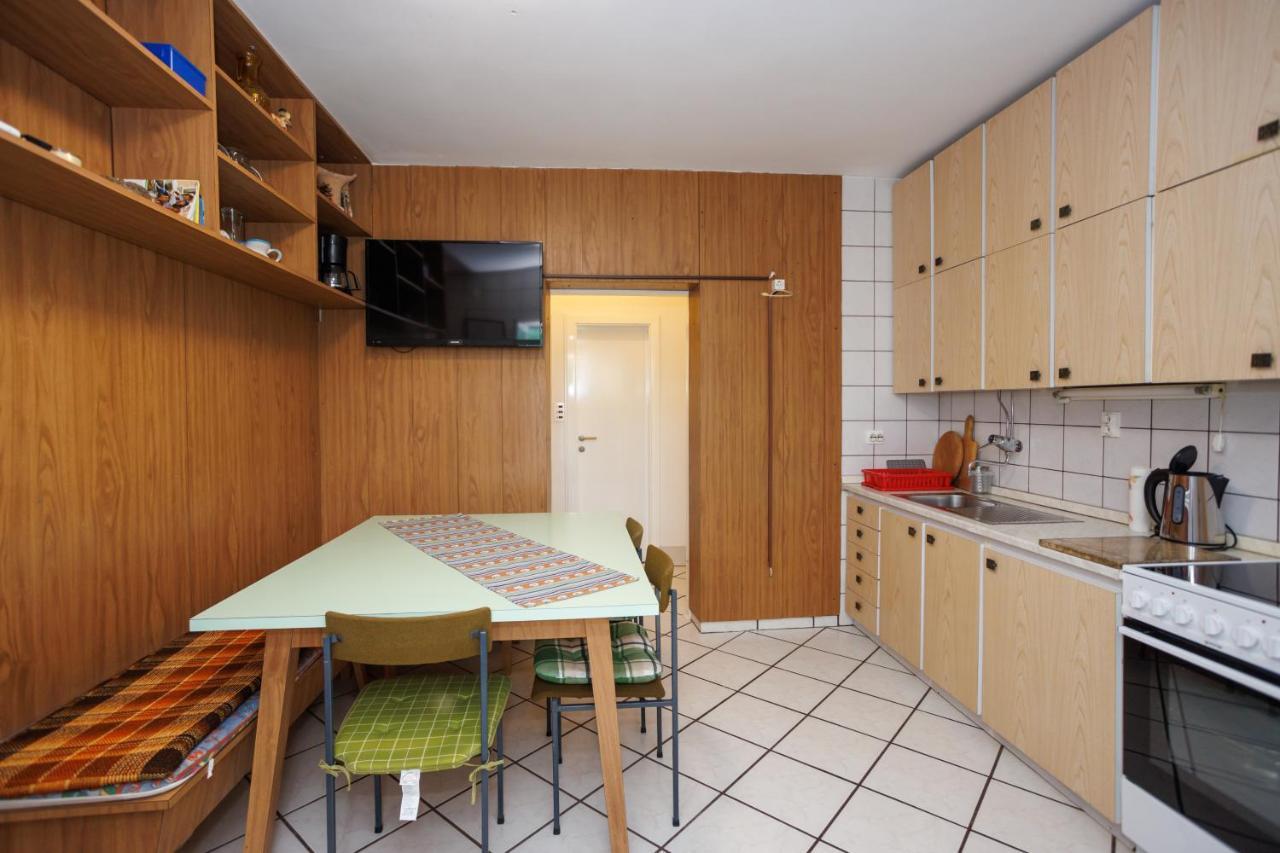 Apartments Pika Krk Town Exterior photo