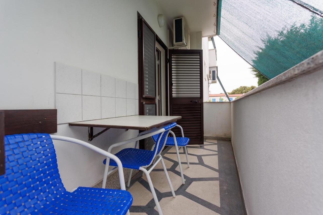Apartments Pika Krk Town Exterior photo