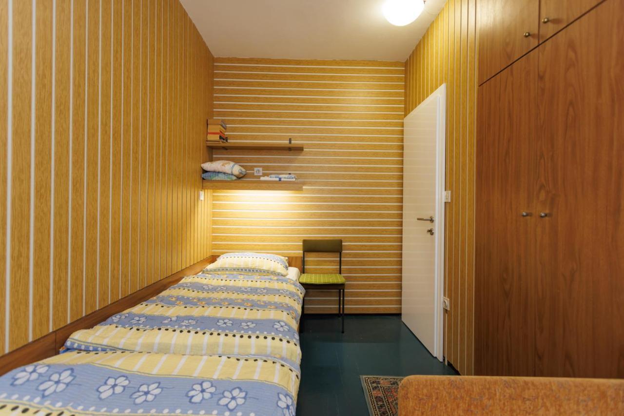 Apartments Pika Krk Town Exterior photo